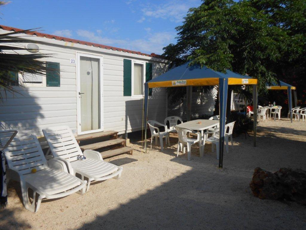 Happy Camp Mobile Homes In El-Bahira Camping Village San Vito Lo Capo Exteriör bild