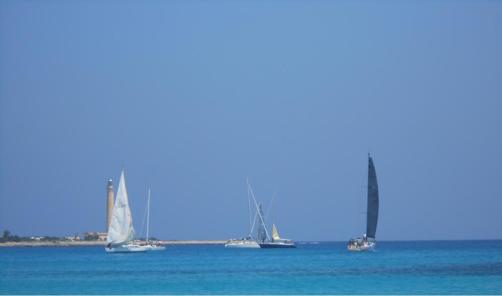 Happy Camp Mobile Homes In El-Bahira Camping Village San Vito Lo Capo Exteriör bild