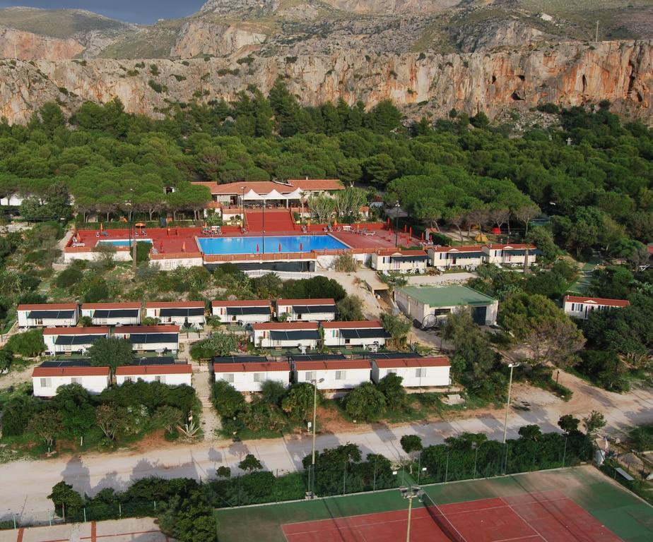 Happy Camp Mobile Homes In El-Bahira Camping Village San Vito Lo Capo Exteriör bild