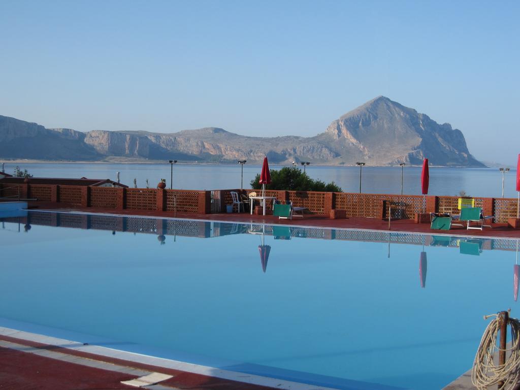 Happy Camp Mobile Homes In El-Bahira Camping Village San Vito Lo Capo Exteriör bild