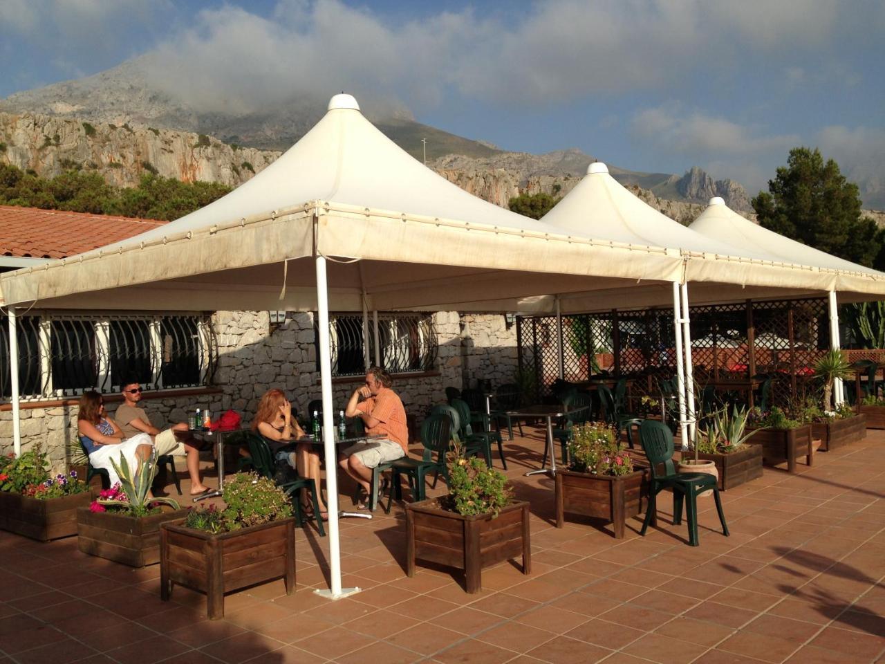 Happy Camp Mobile Homes In El-Bahira Camping Village San Vito Lo Capo Exteriör bild