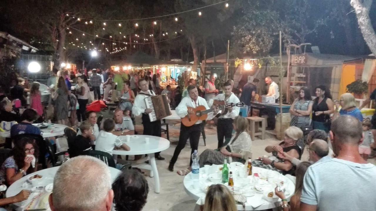 Happy Camp Mobile Homes In El-Bahira Camping Village San Vito Lo Capo Exteriör bild